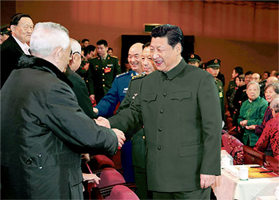 習近平出席，向在座的軍隊老同志，向全軍離退休老干部，致以新春問候和祝福。
