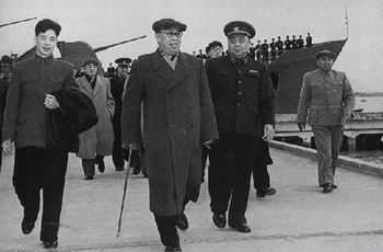 羅榮桓元帥到海軍部隊視察