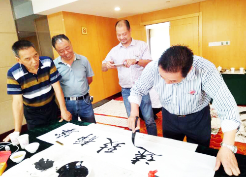 馮雪林老師現場創作書法